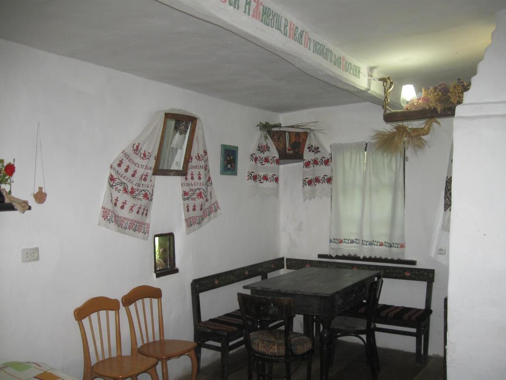 Koryakivskyi Rai Guest House Dmitrenki Exterior photo